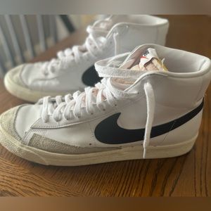 Men Nike Blazer size 12.5